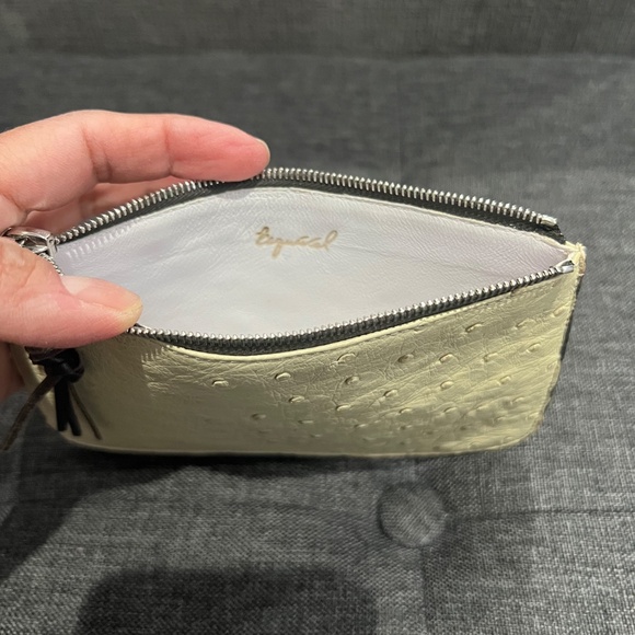 Esquivel Leather Pouch - Picture 4 of 5